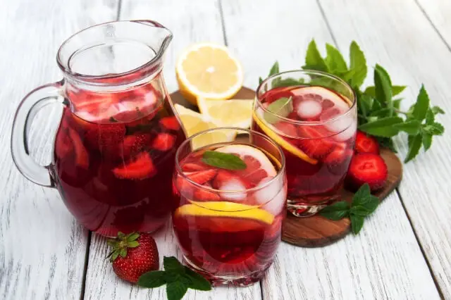 Mint-Lemon-Strawberry-Water